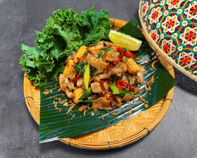 Pad Khee Mao ผัดขี้เมา.