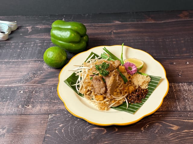 Classic Pad Thai ผัดไท.