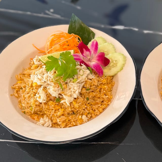 Crab Fried Rice ข้าวผัดปู.