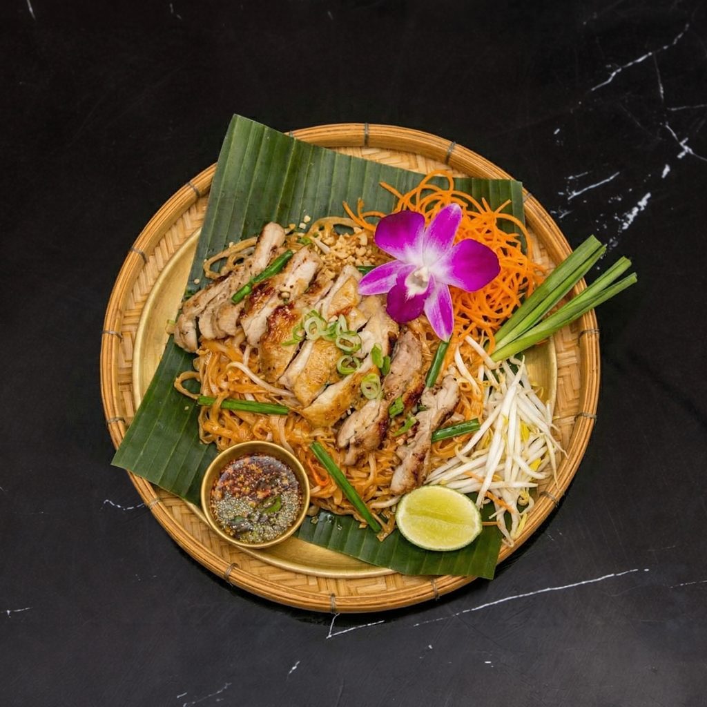 Pad Thai Grilled chicken ผัดไทไก่ย่าง.
